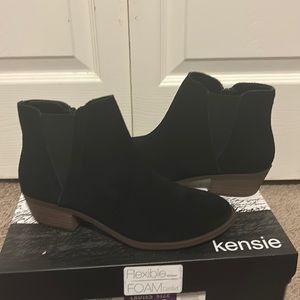 Kensie ankle boot. Black leather. Size 8. Never worn.